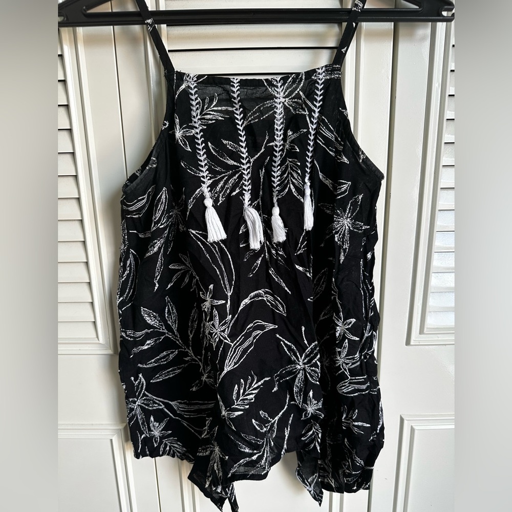 Old Navy flower print with strings top